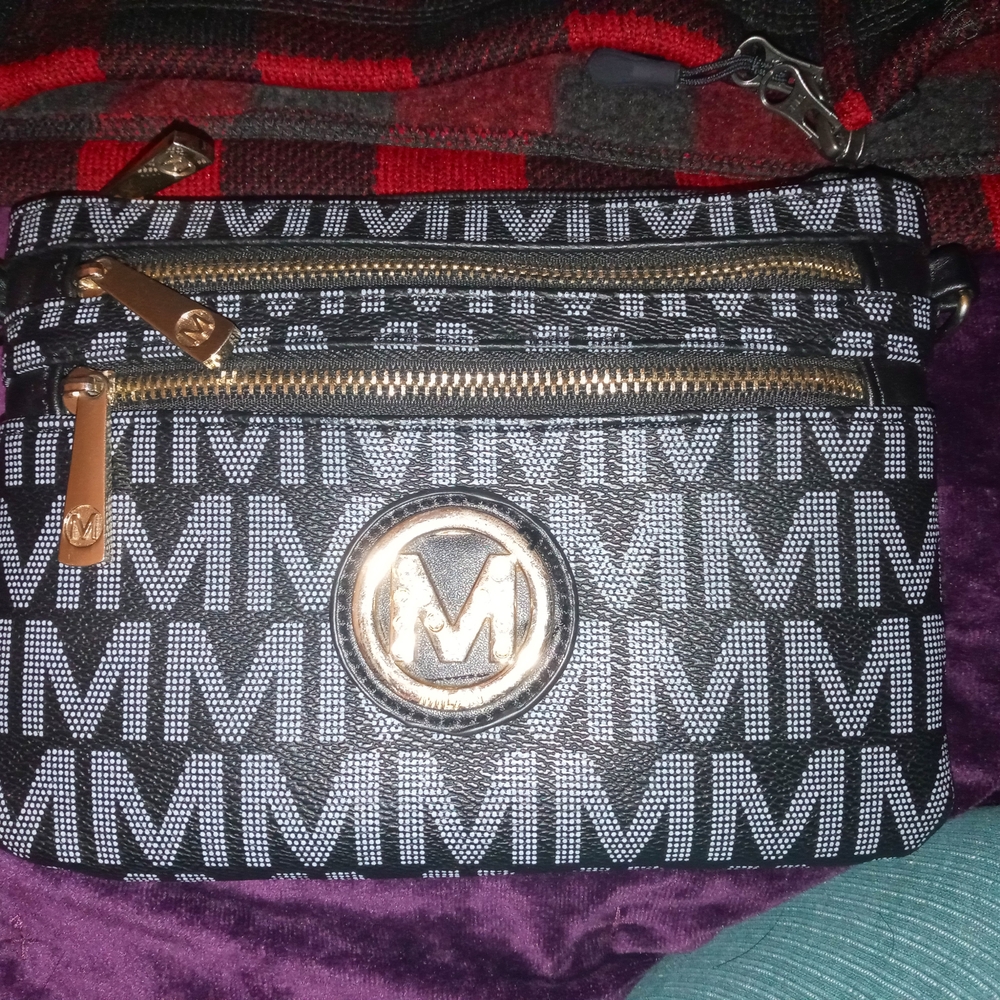 Michael Kors Crossbody/Wristlet
